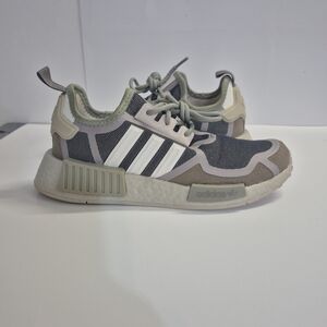 Adidas NMD R1 GX7606 Mens Casual Running Lifestyle Shoes Sneakers Size 5